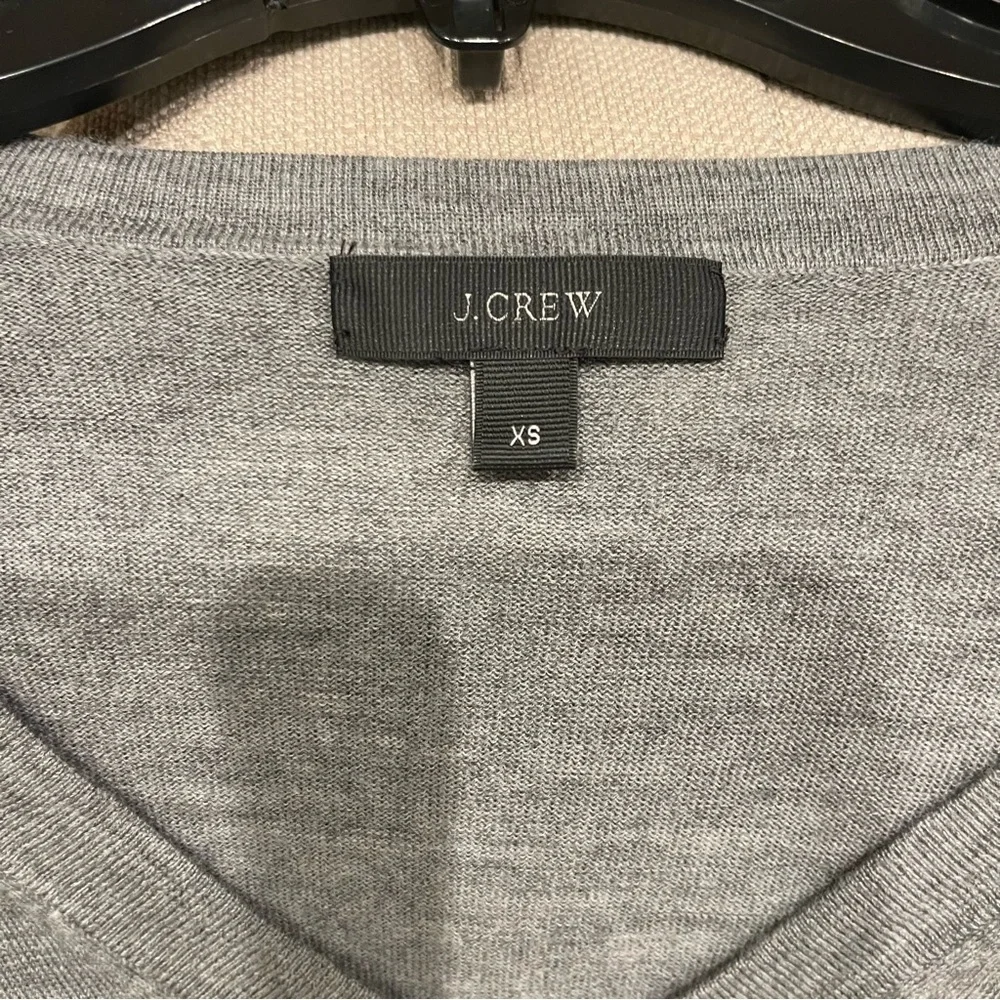 BB:  J. Crew Sweater Women’s XS Merino Wool V-neck Knit Top Gray 3/4 Sleeve